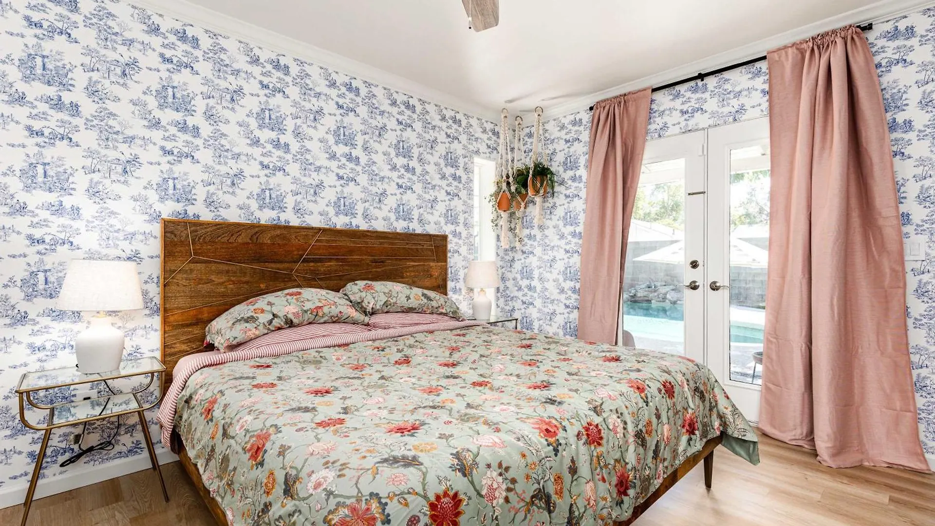 הוילה פיניקס Historic Gem With Pool In The Heart Of Downtown