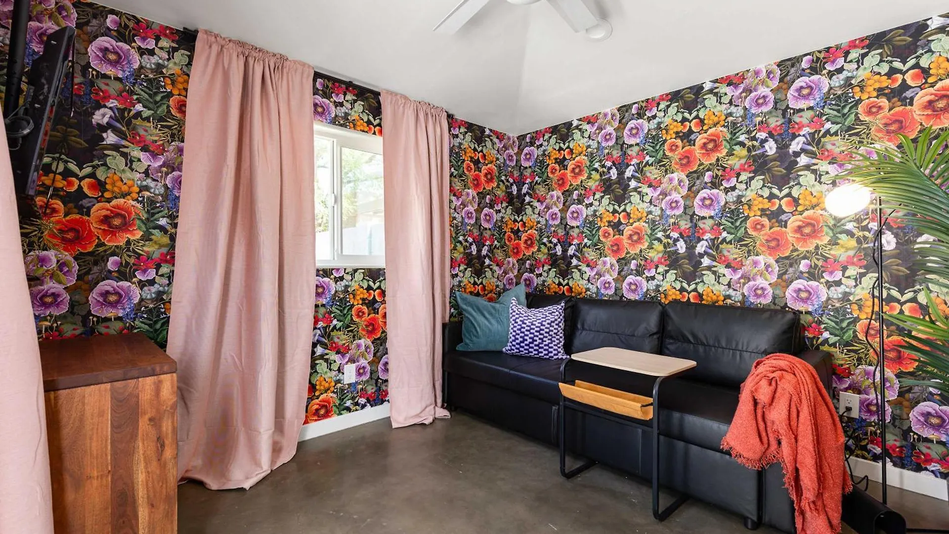 בית נופש הוילה פיניקס Historic Gem With Pool In The Heart Of Downtown ארצות הברית