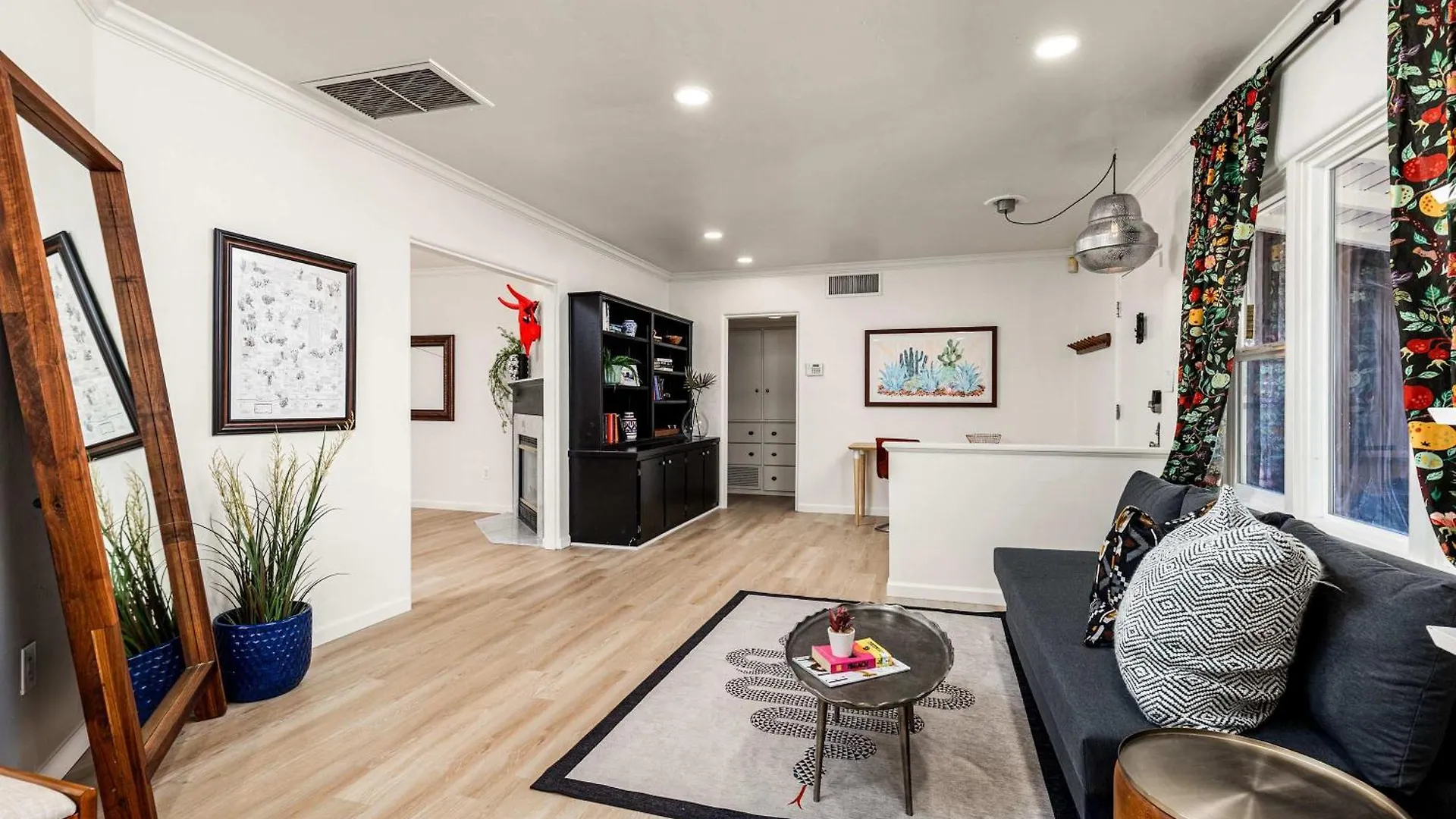 הוילה פיניקס Historic Gem With Pool In The Heart Of Downtown בית נופש