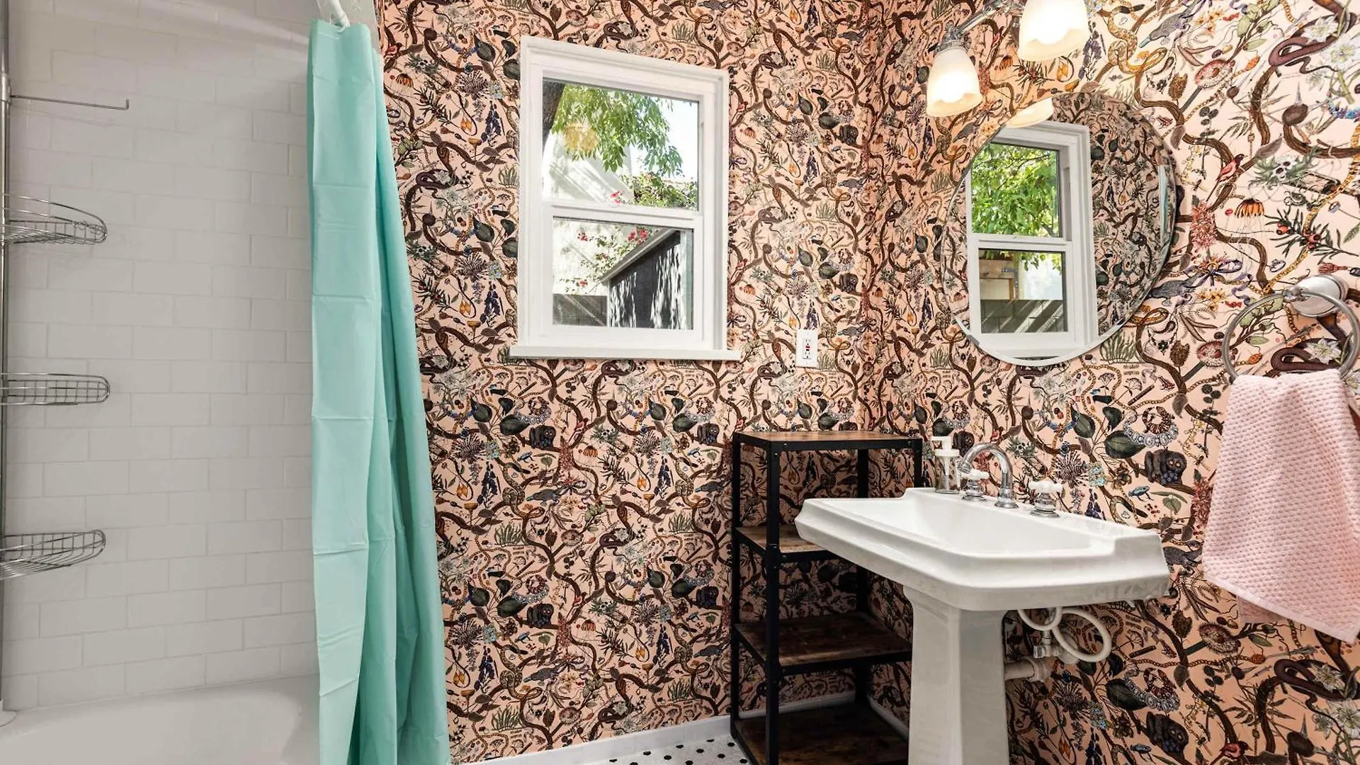 בית נופש הוילה פיניקס Historic Gem With Pool In The Heart Of Downtown
